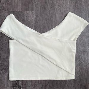 Le Ciel Bleu Ivory V Neck  Cropped Top (S)
